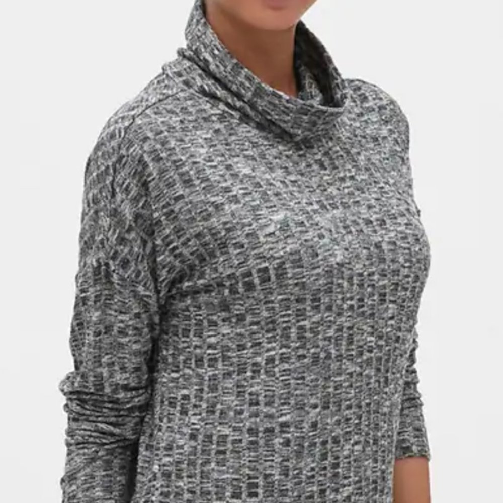 Banana Republic Brush Ribbed Funnel-Neck Top size large new with tags